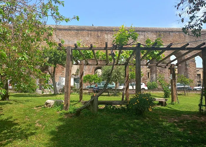 Two-Room Apt. Under The Aqueduct\'S Arch In Pigneto