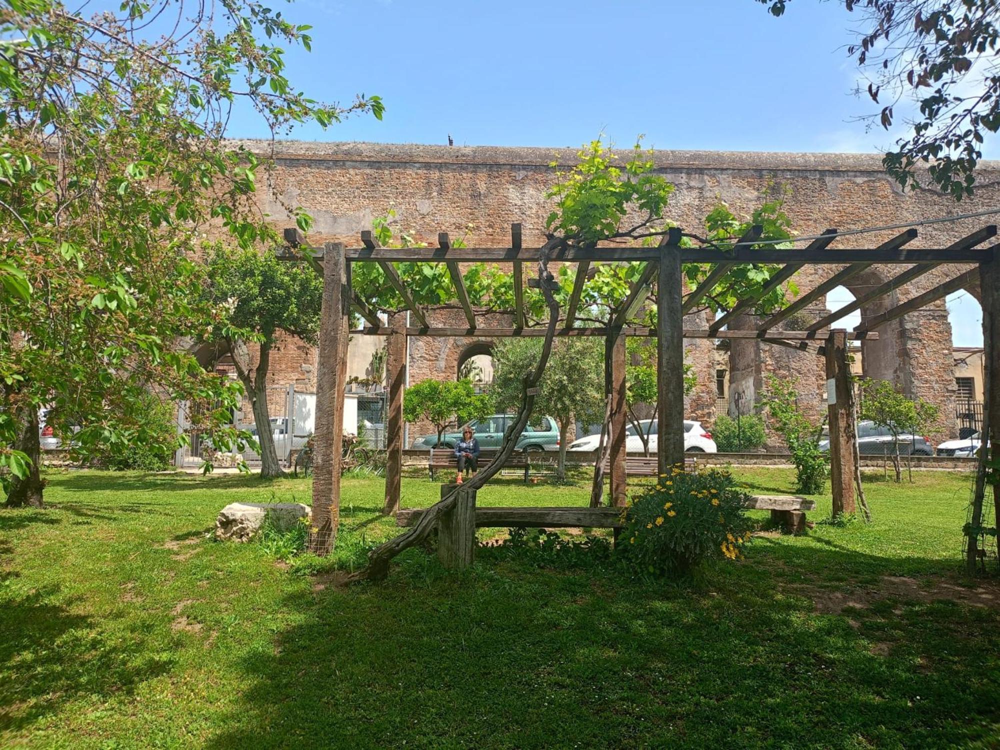 Two-room Apt. Under The Aqueduct's Arch In Pigneto *